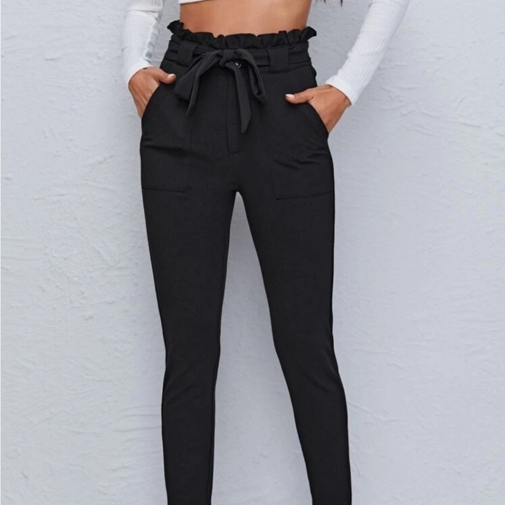 Black Paperbag Waist Cropped Pants - Brand Unspecified